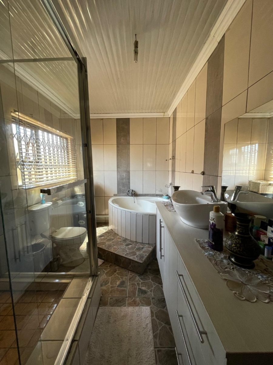 3 Bedroom Property for Sale in Mandela View Free State